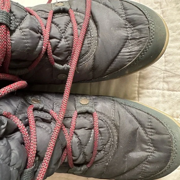 Columbia snow boots, size 9.5 - Picture 7 of 9